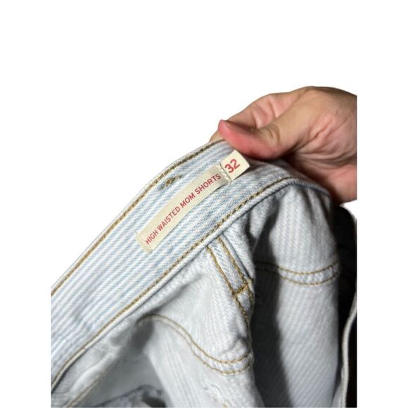 Levi’s Pinstripe High Waisted Mom Shorts Size 32 - Picture 7 of 8